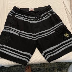 Stone island supreme shorts medium